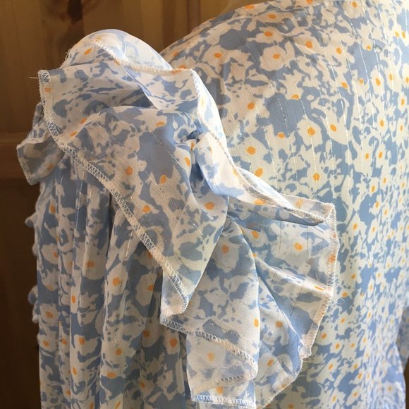 NWT Pale Blue Tie Waist Top with Ruffled Shoulder Size M - Picture 10 of 13